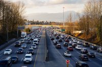 Waarom de verkeersdrukte dit najaar extra hard toeslaat